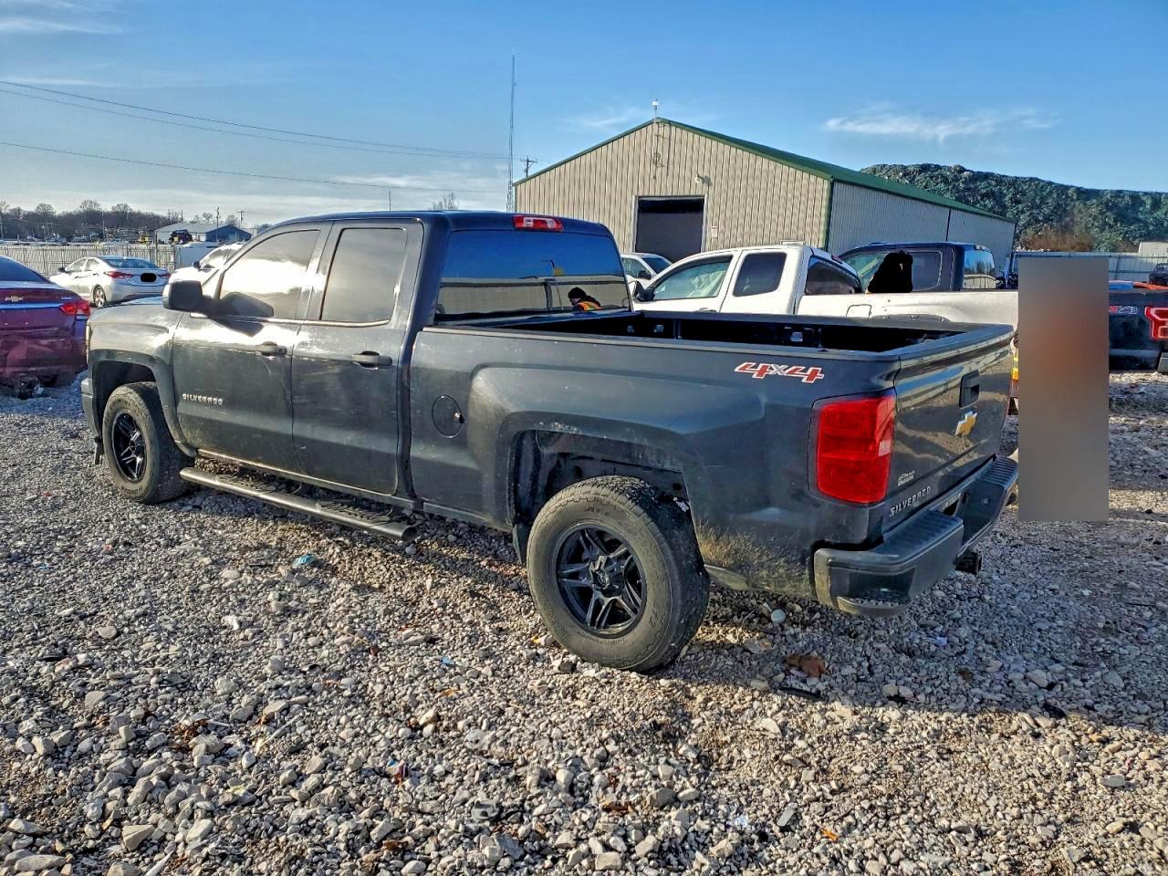 2015 CHEVROLET SILVERADO K1500 photo 2