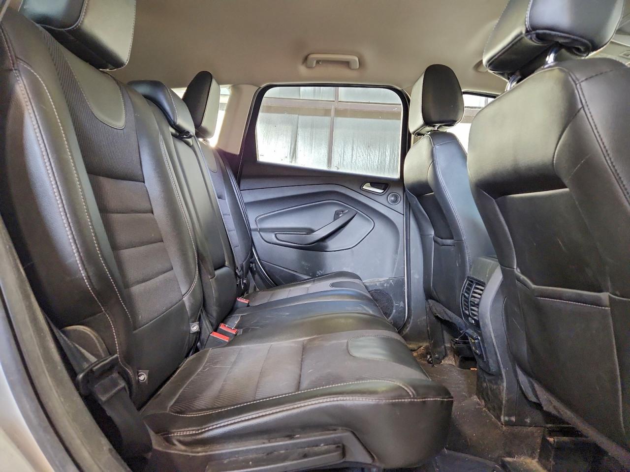2015 FORD ESCAPE SE photo 11