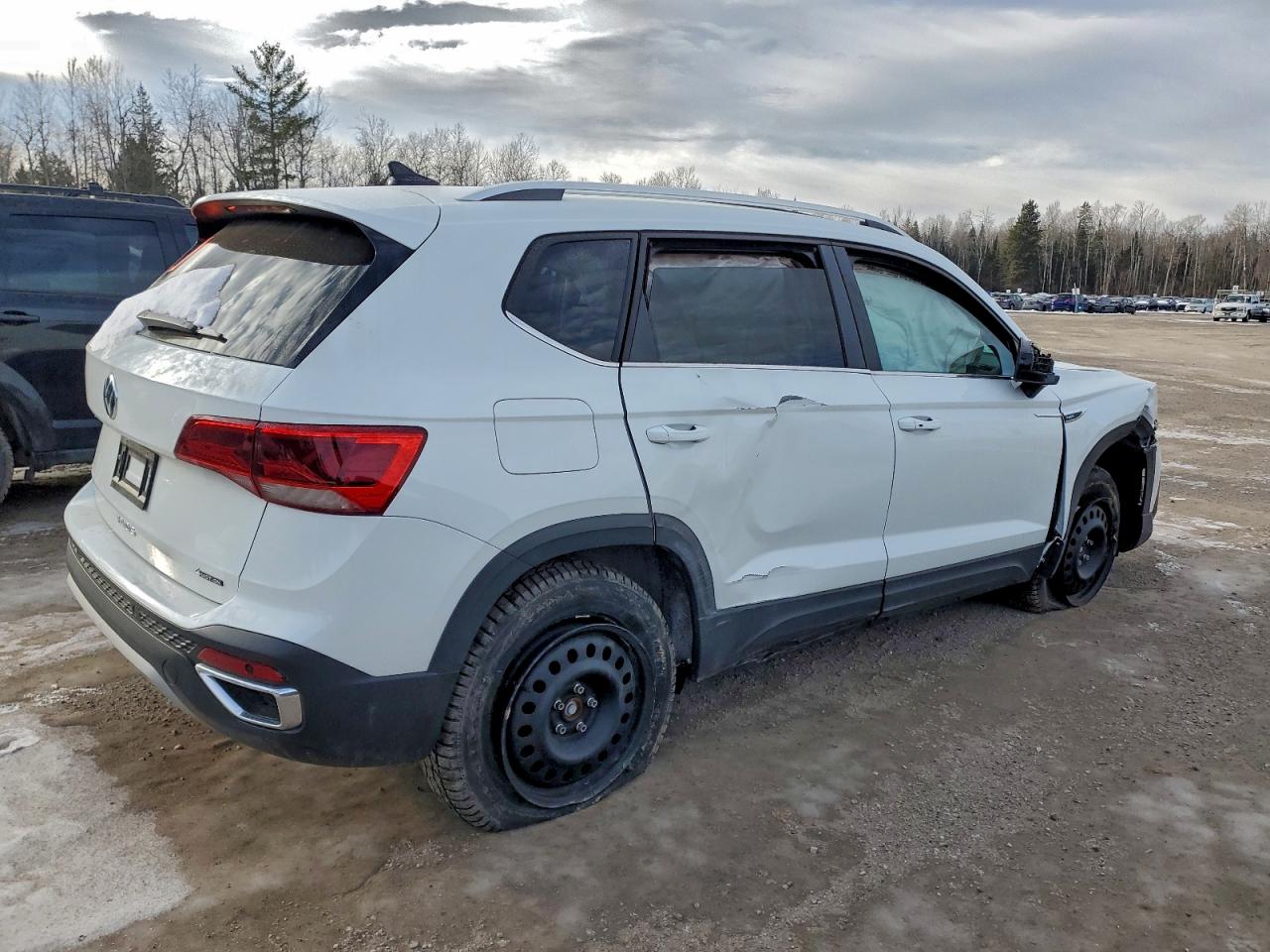 2024 VOLKSWAGEN TAOS SEL photo 3
