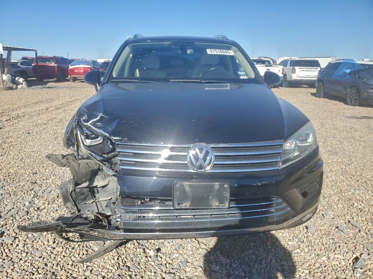 2016 VOLKSWAGEN TOUAREG SPORT photo 5