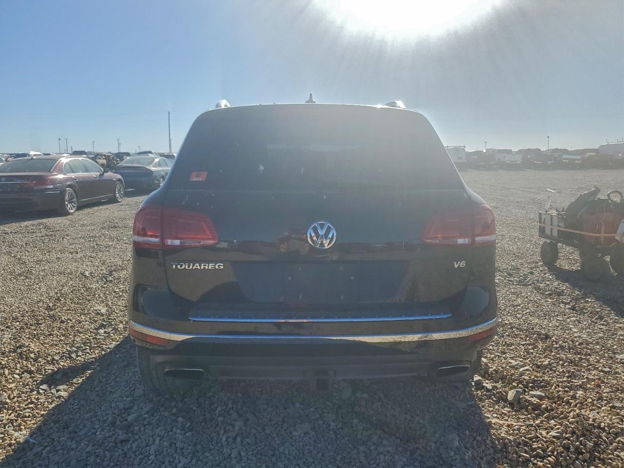 2016 VOLKSWAGEN TOUAREG SPORT photo 6