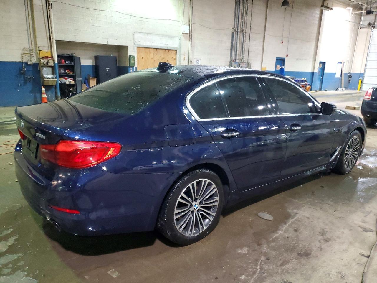 2017 BMW 530 XI photo 3