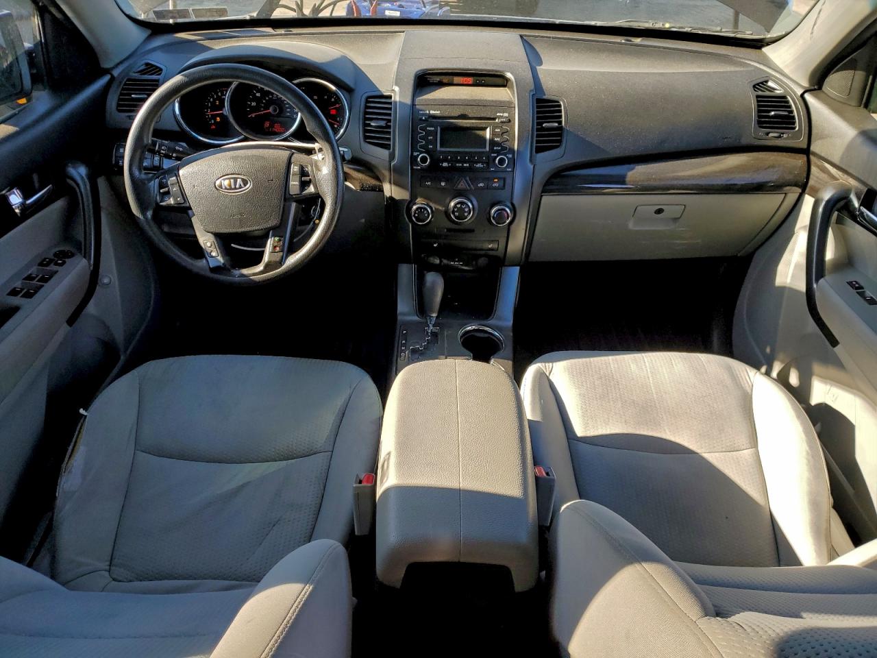 2012 KIA SORENTO BASE photo 8