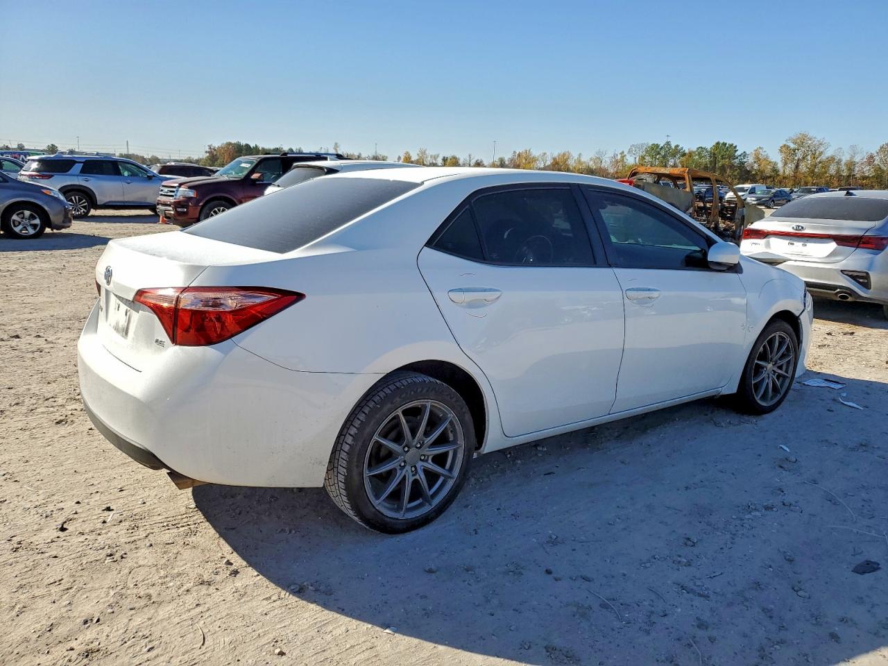 2018 TOYOTA COROLLA L photo 3