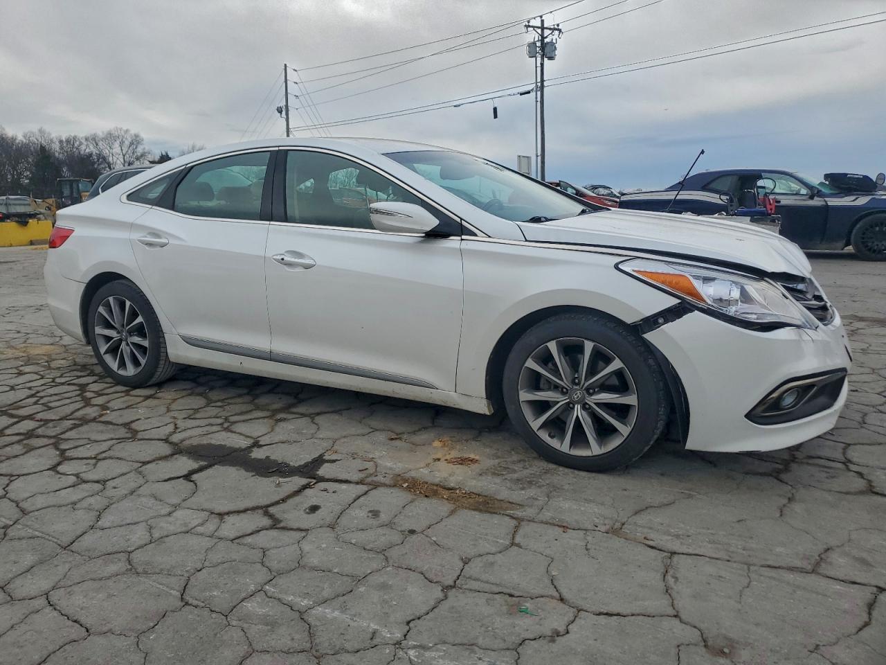 2015 HYUNDAI AZERA photo 4