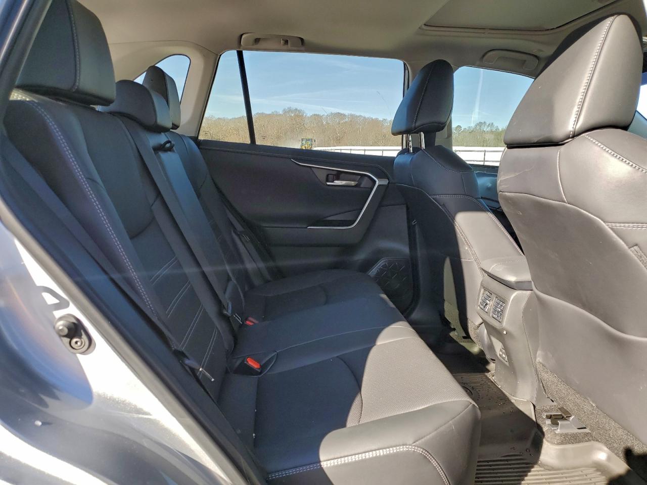 2025 TOYOTA RAV4 LIMITED photo 11