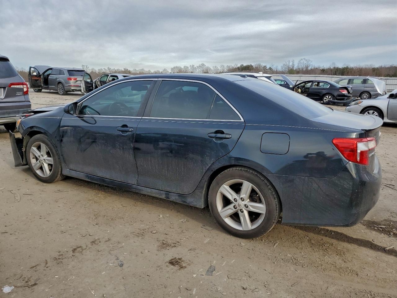 2012 TOYOTA CAMRY BASE photo 4