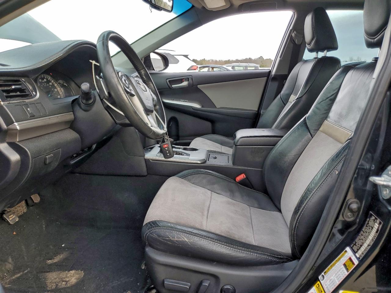 2012 TOYOTA CAMRY BASE photo 19