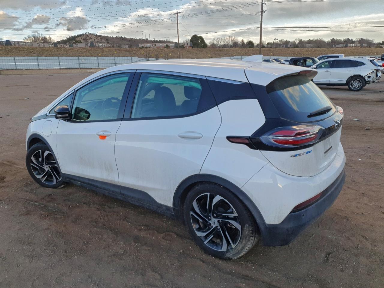 2023 CHEVROLET BOLT EV 2LT photo 2
