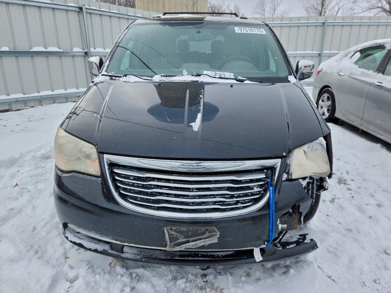2012 CHRYSLER TOWN & COUNTRY TOURING L photo 5