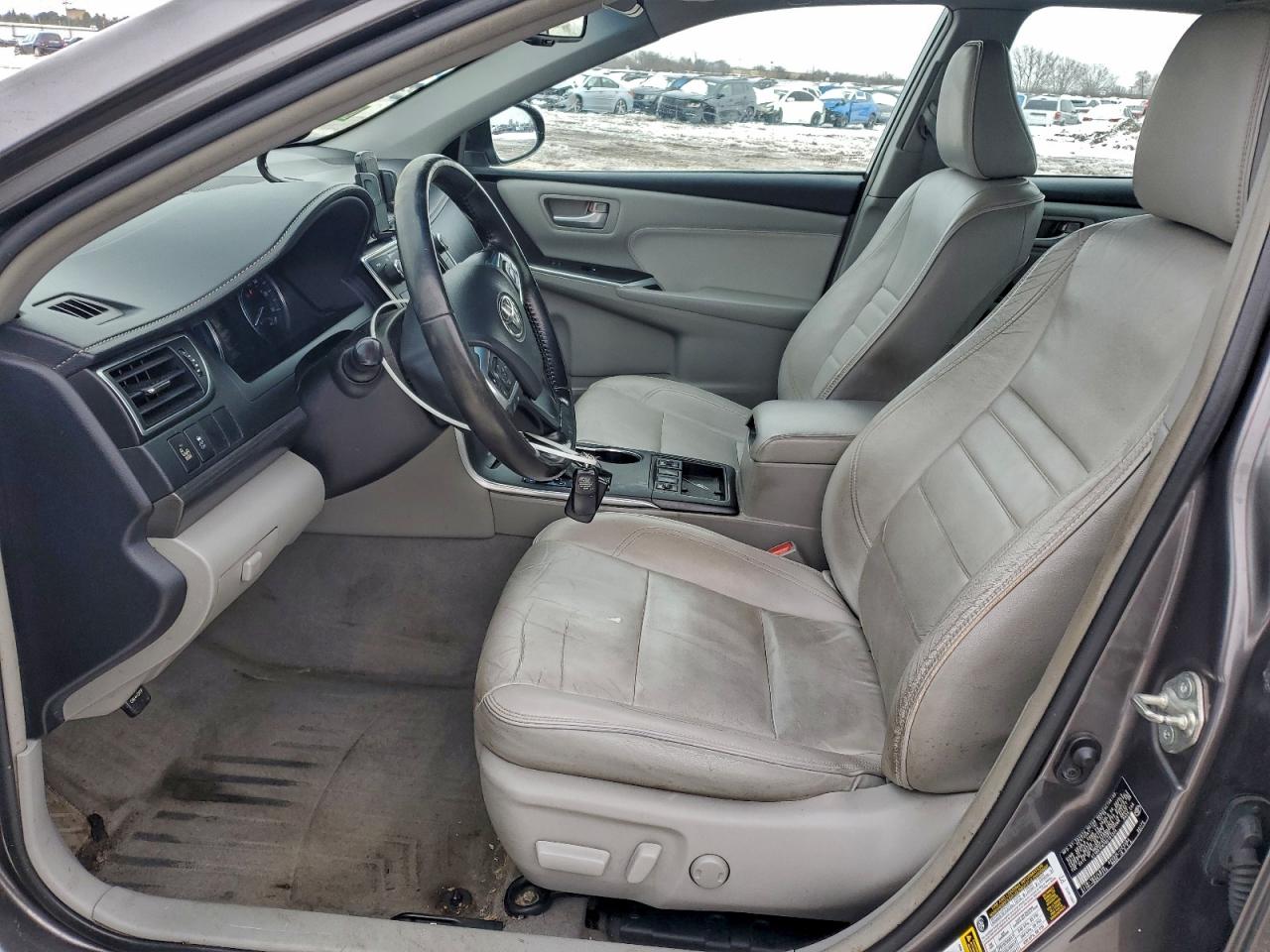 2016 TOYOTA CAMRY photo 13