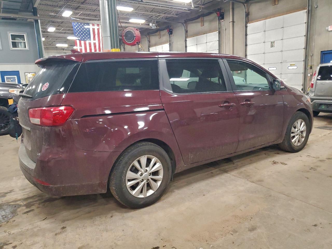 2017 KIA SEDONA LX photo 3