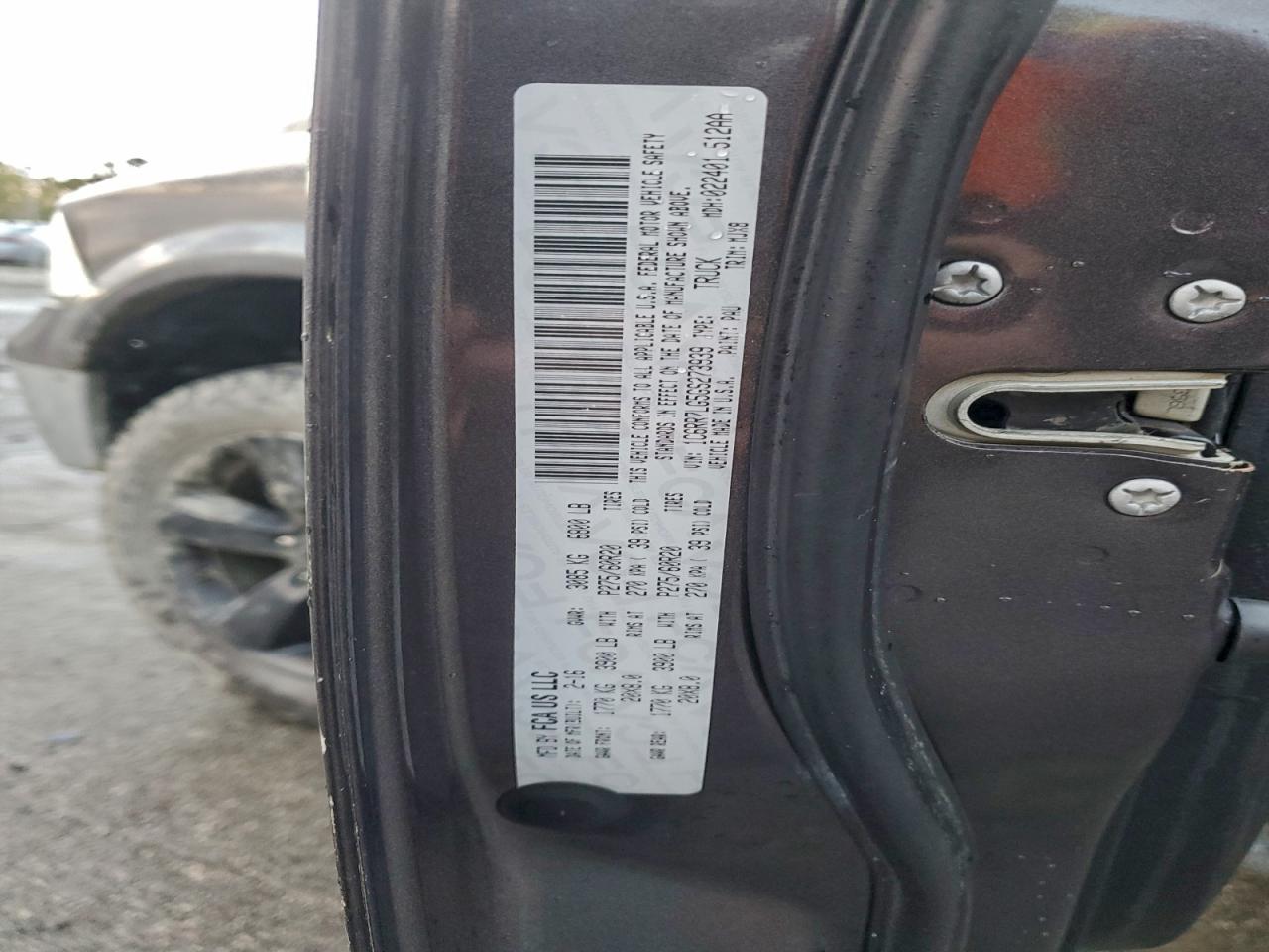 2016 RAM 1500 SLT photo 12