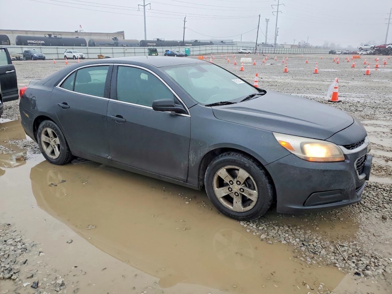 2014 CHEVROLET MALIBU LS photo 4