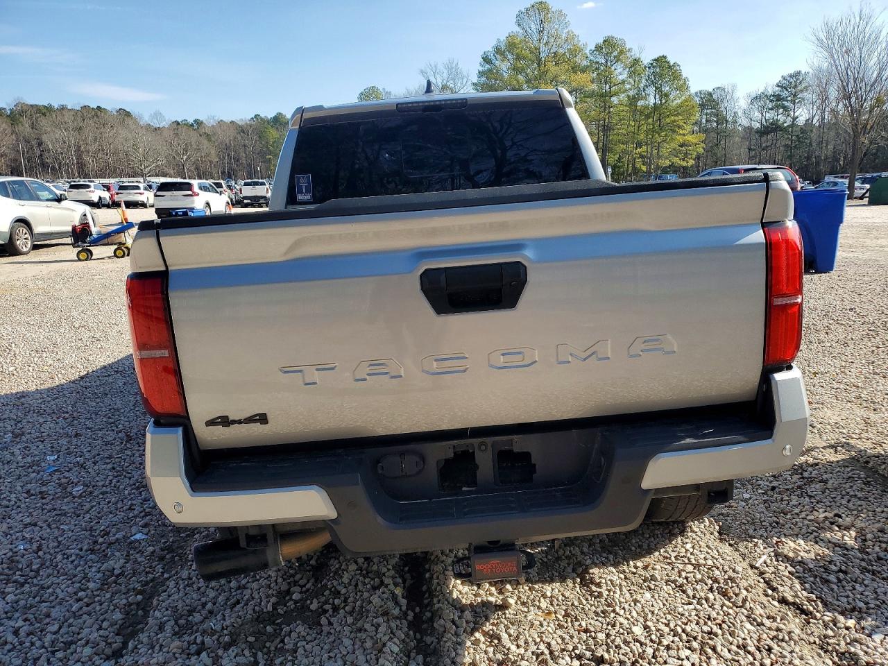 2024 TOYOTA TACOMA DOUBLE CAB photo 6