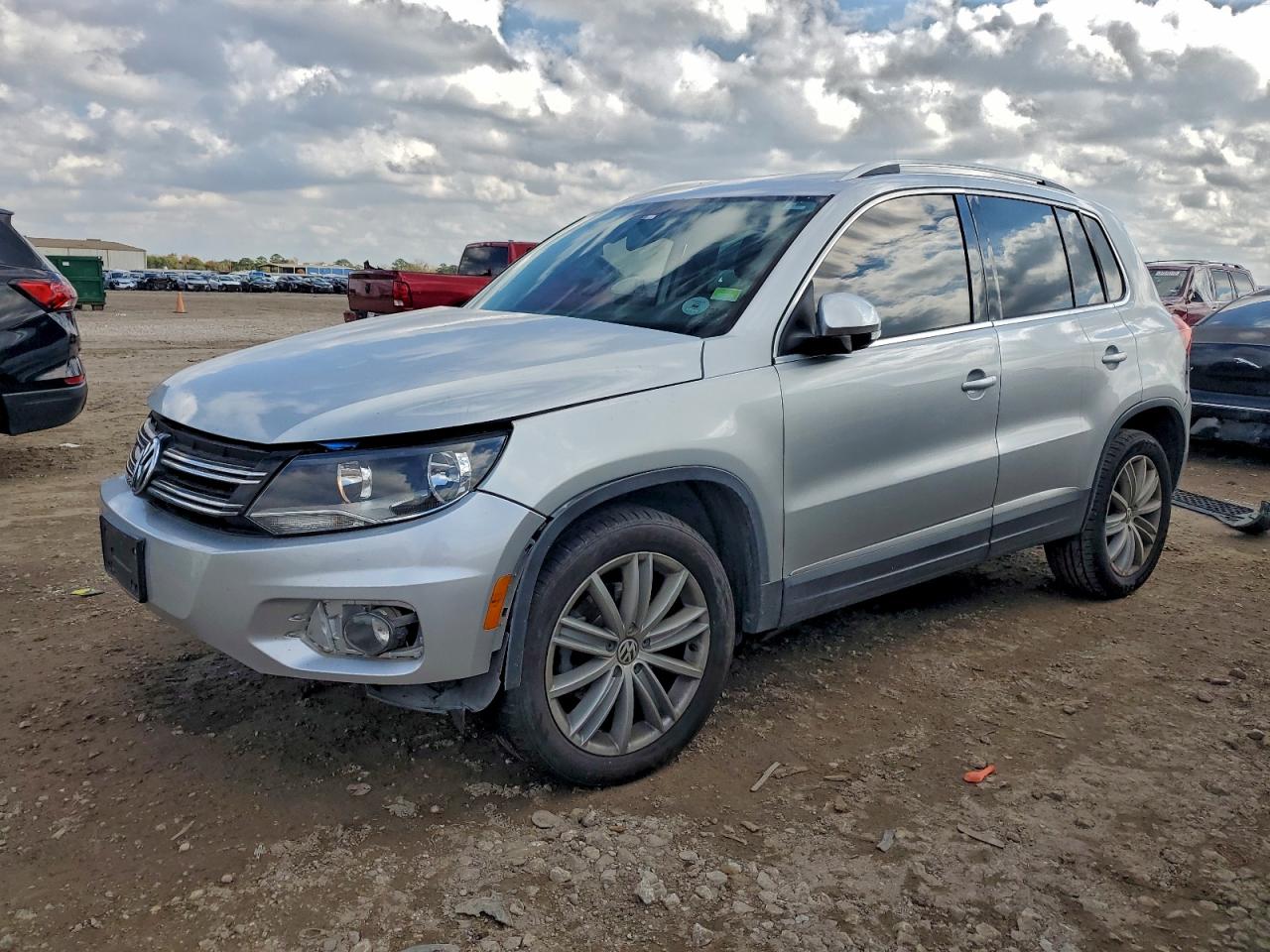 2012 VOLKSWAGEN TIGUAN