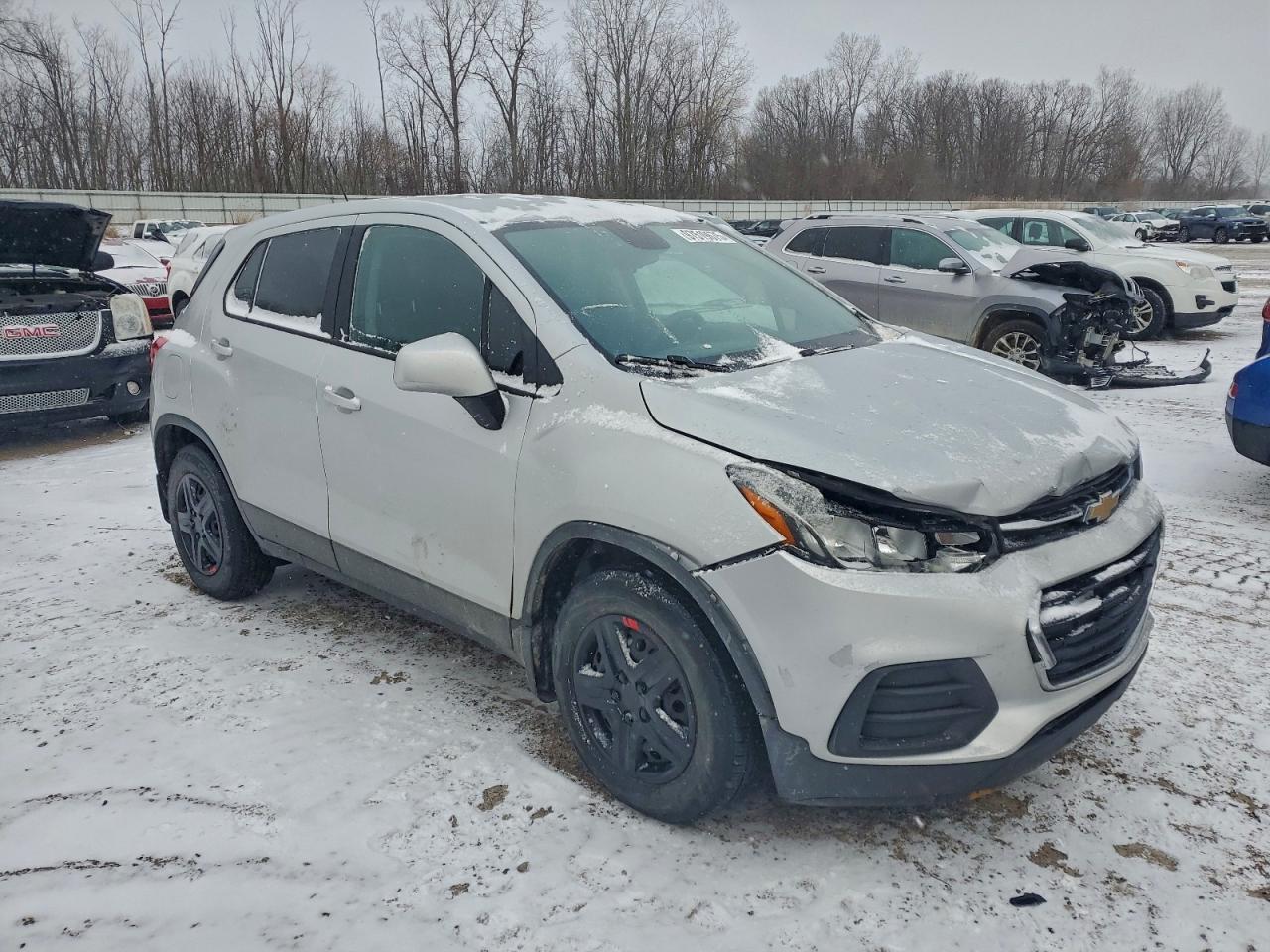 2017 CHEVROLET TRAX LS photo 4
