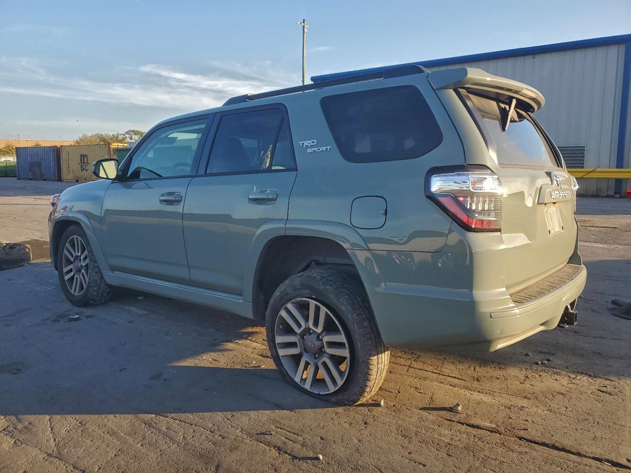 2022 TOYOTA 4RUNNER TRD SPORT photo 2
