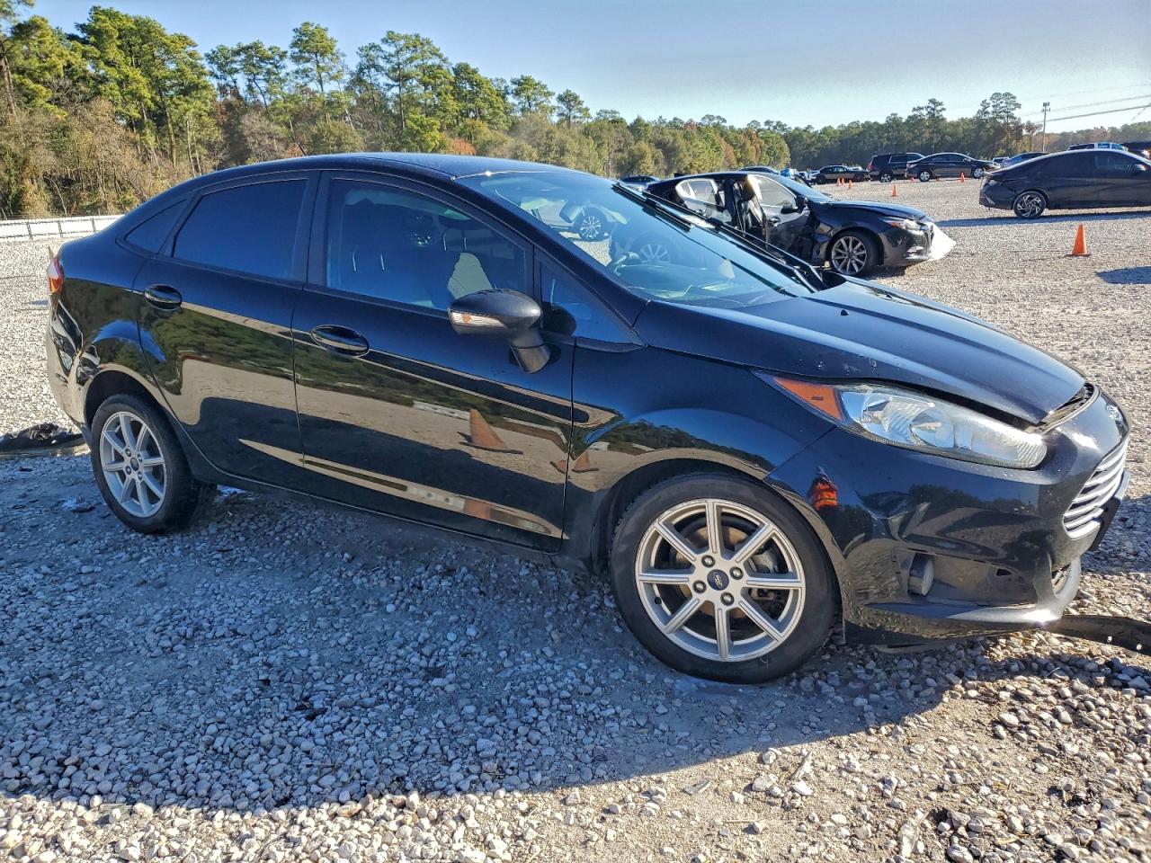 2019 FORD FIESTA SE photo 4