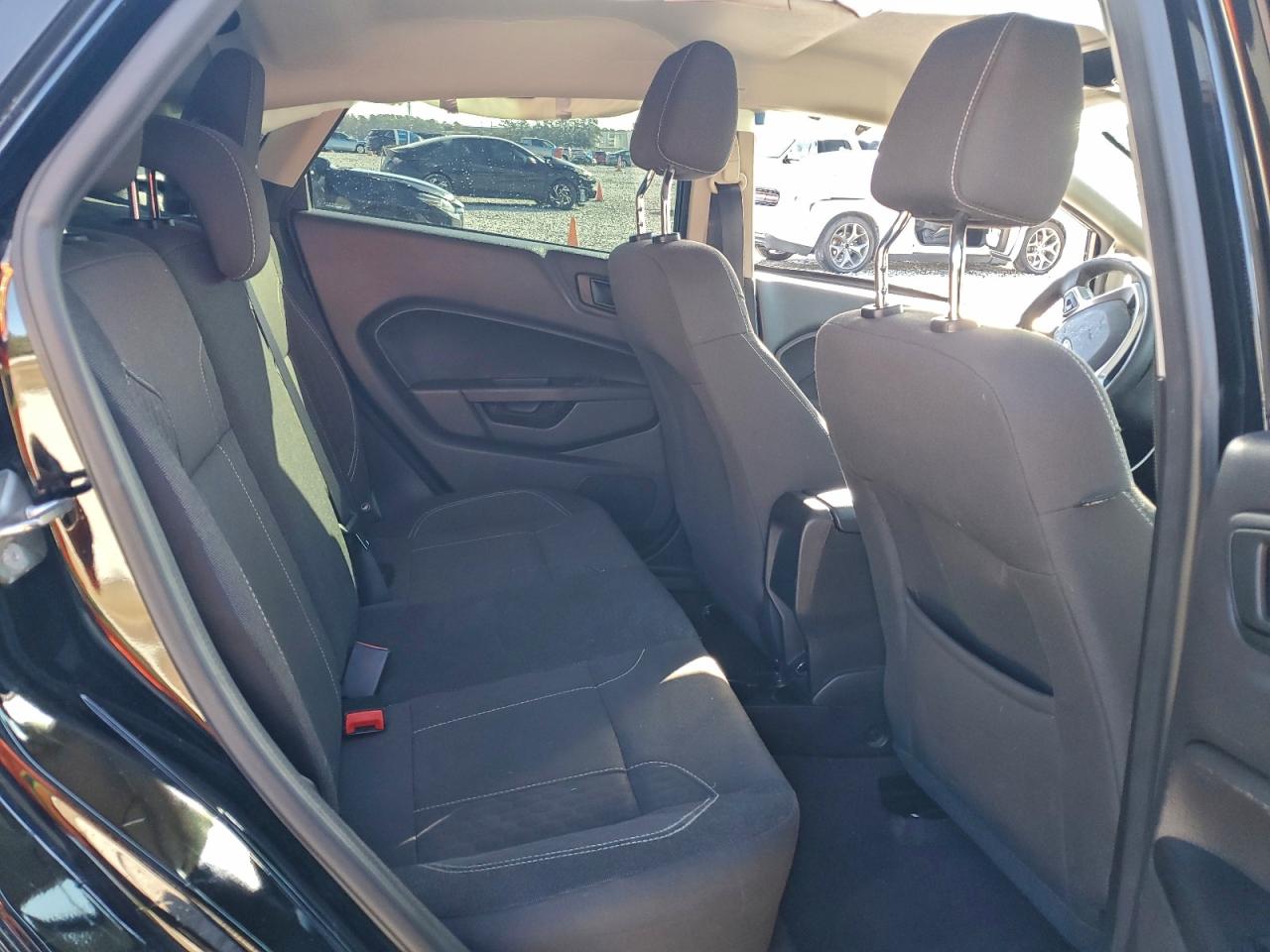 2019 FORD FIESTA SE photo 10