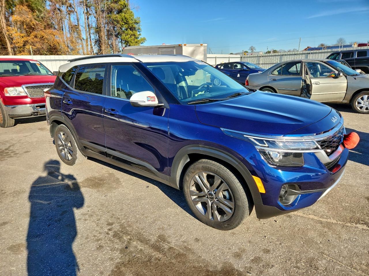 2023 KIA SELTOS S photo 4