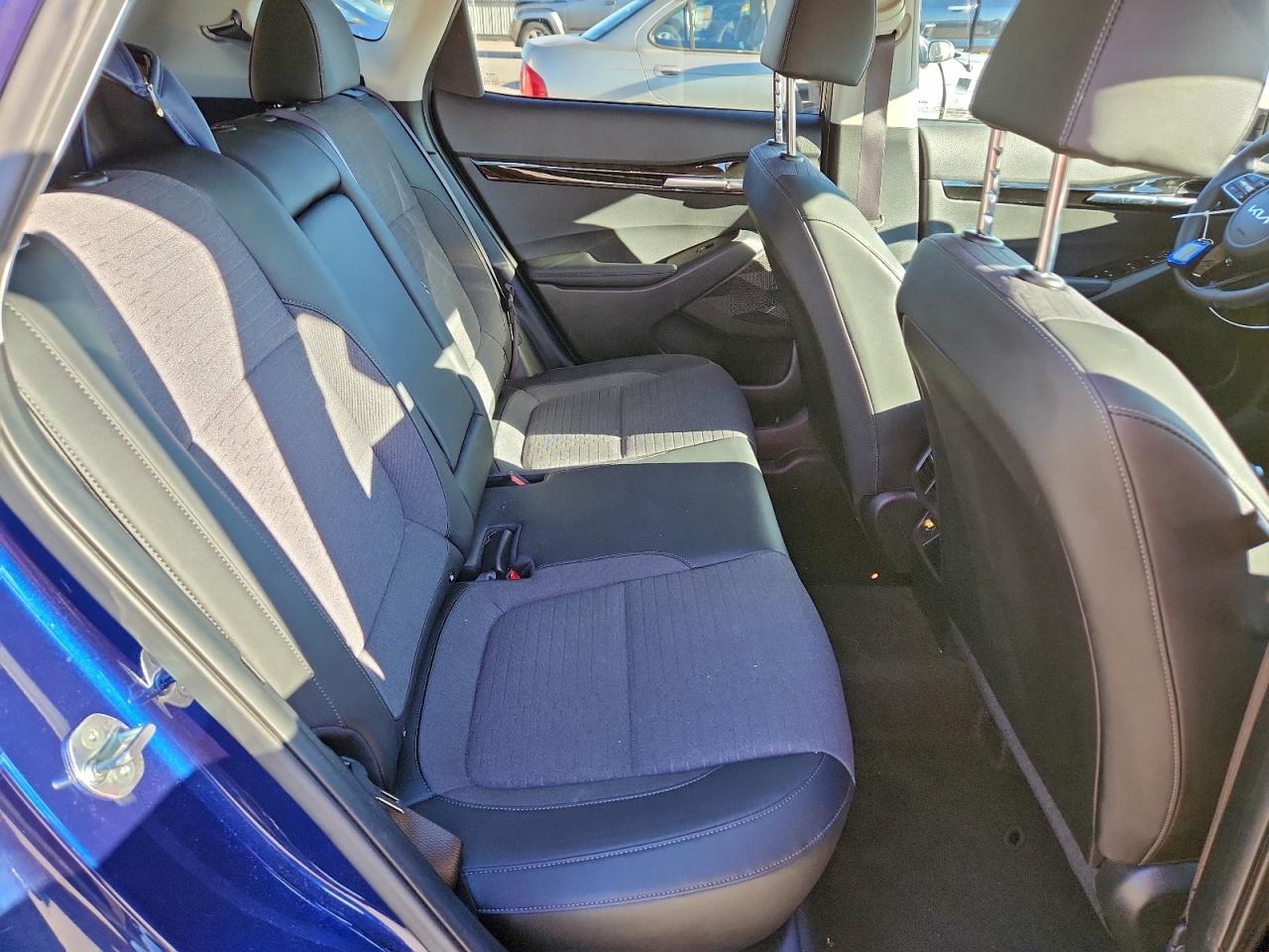 2023 KIA SELTOS S photo 10