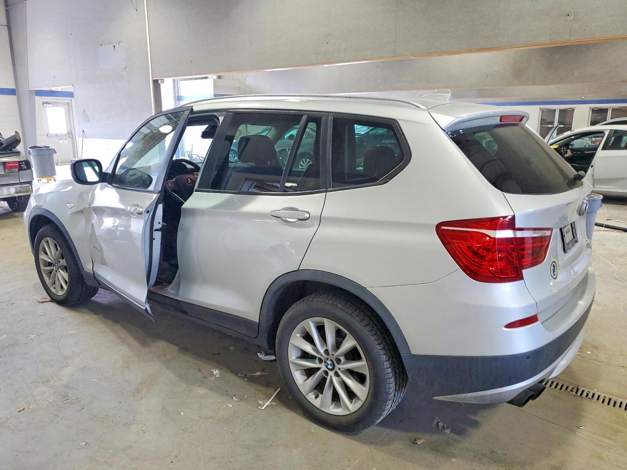 2013 BMW X3 XDRIVE28I photo 2