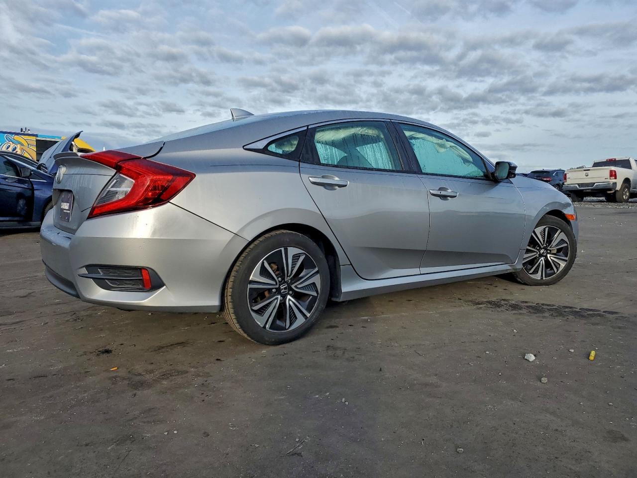 2017 HONDA CIVIC EXL photo 3