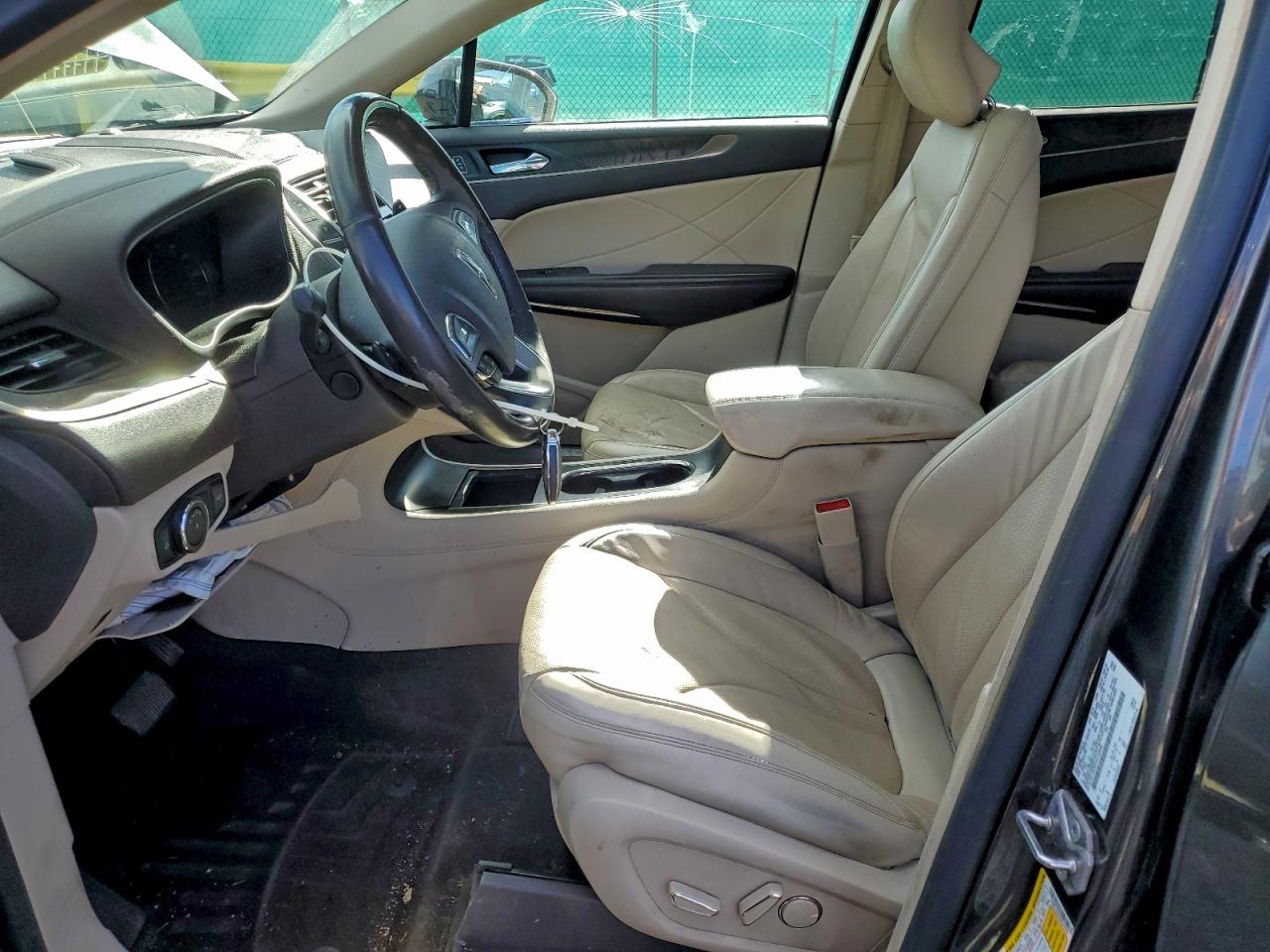 2017 LINCOLN MKC RESERVE photo 7