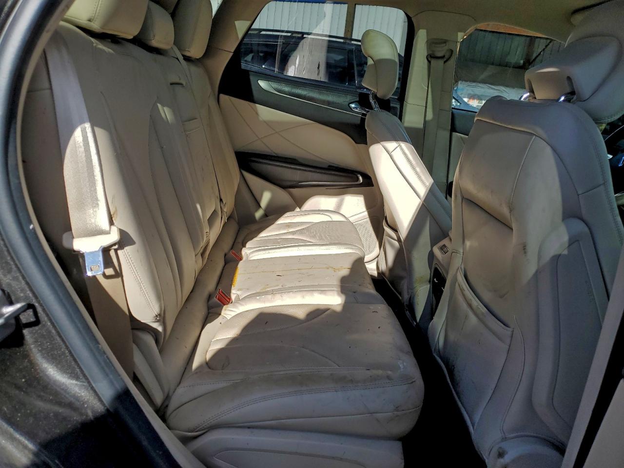 2017 LINCOLN MKC RESERVE photo 11