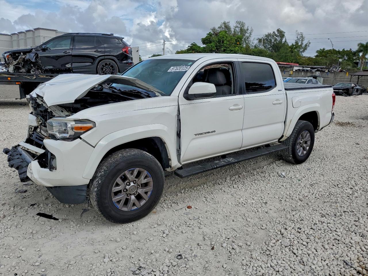 2017 TOYOTA TACOMA