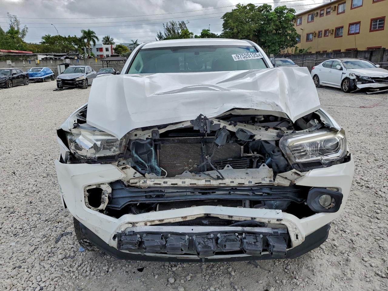 2017 TOYOTA TACOMA DOUBLE CAB photo 5