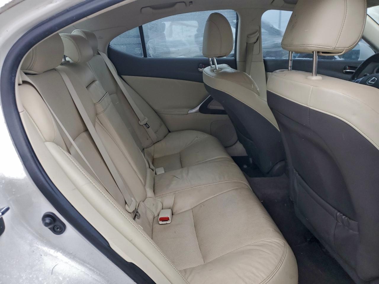 2012 LEXUS IS 250 photo 10