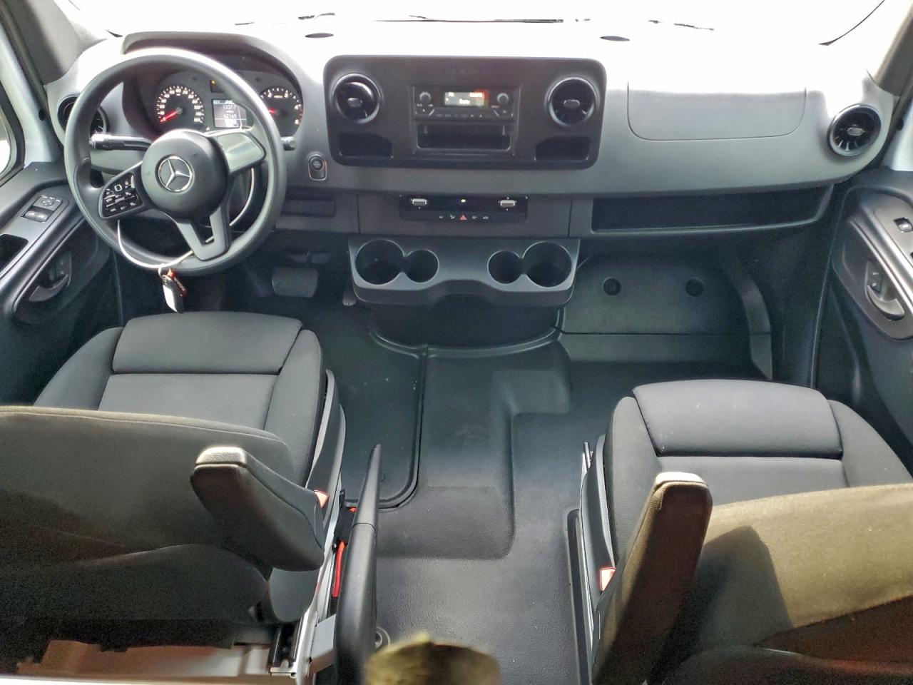 2023 MERCEDES BENZ SPRINTER 2500 DELIVERY VAN photo 8