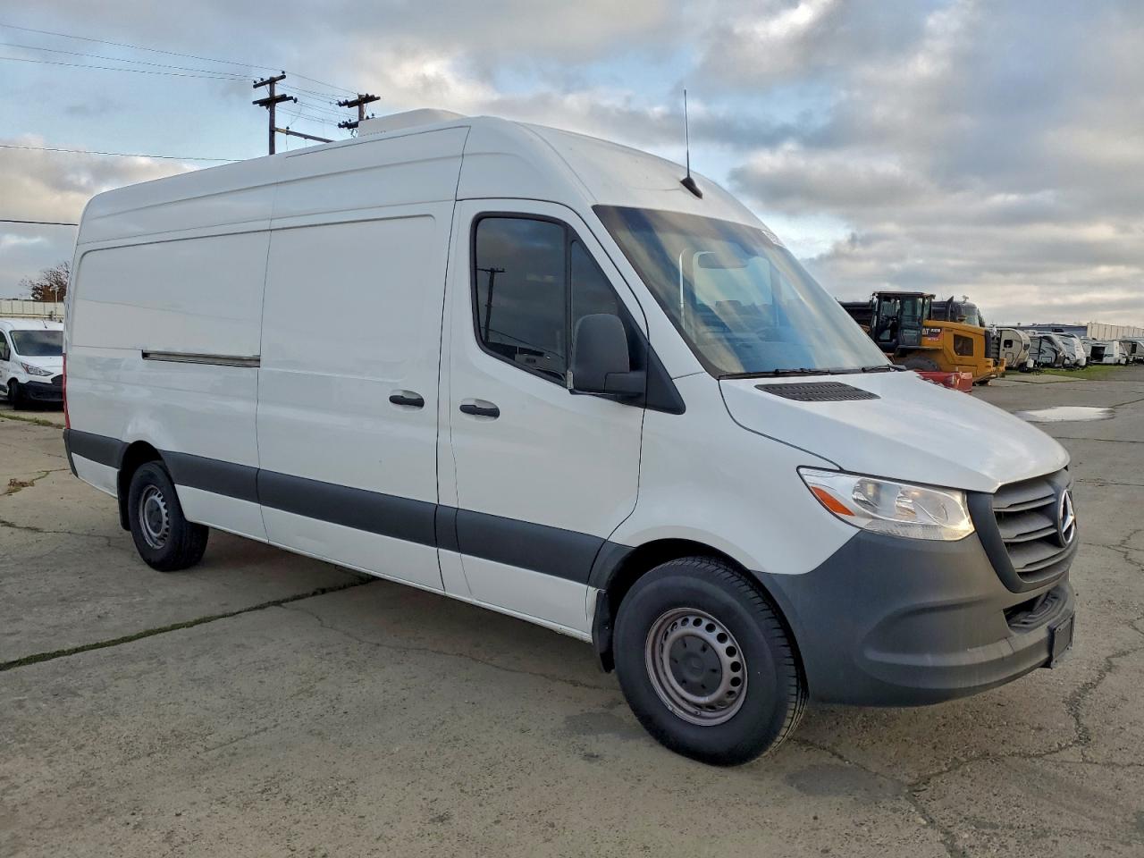 2023 MERCEDES BENZ SPRINTER 2500 DELIVERY VAN photo 4
