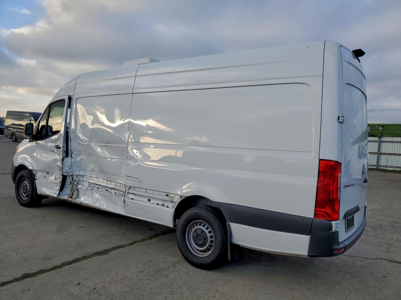 2023 MERCEDES BENZ SPRINTER 2500 DELIVERY VAN photo 2