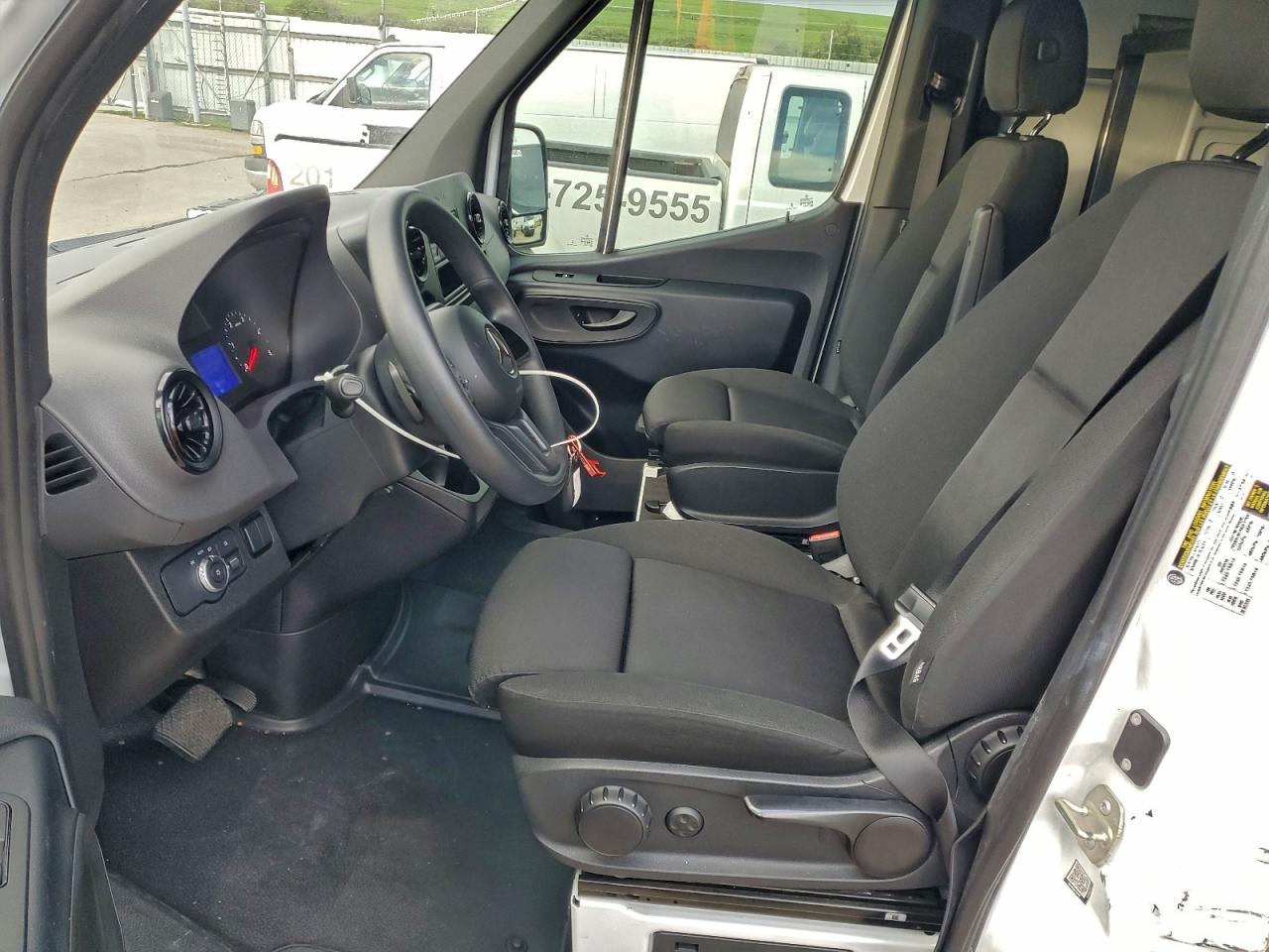 2023 MERCEDES BENZ SPRINTER 2500 DELIVERY VAN photo 7