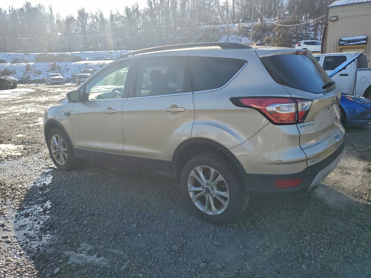 2018 FORD ESCAPE SE photo 2