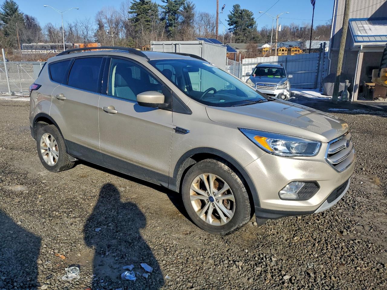 2018 FORD ESCAPE SE photo 4