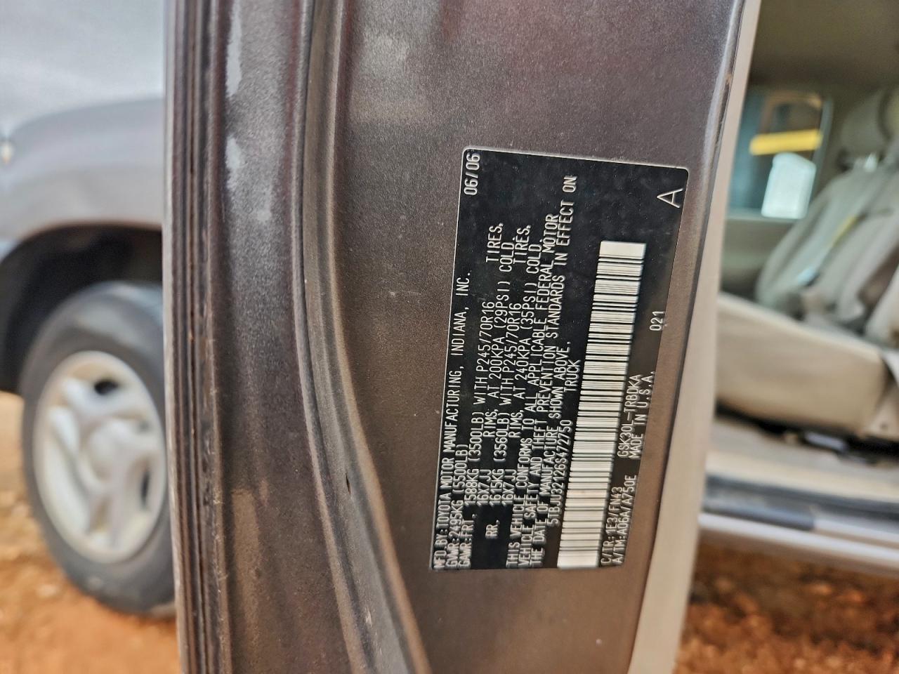 2006 TOYOTA TUNDRA photo 12