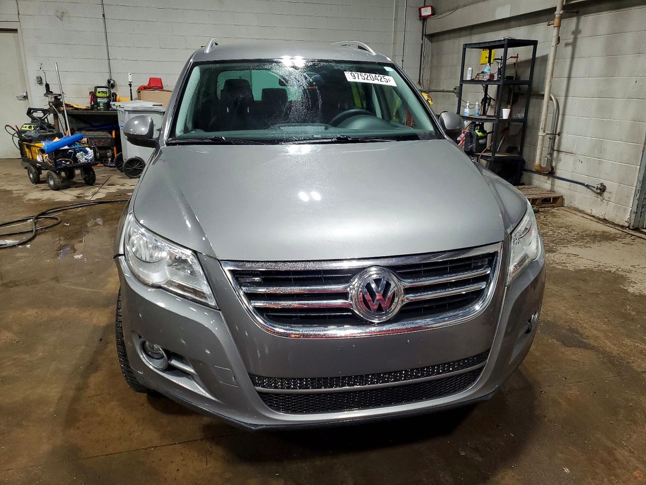 2011 VOLKSWAGEN TIGUAN S photo 5