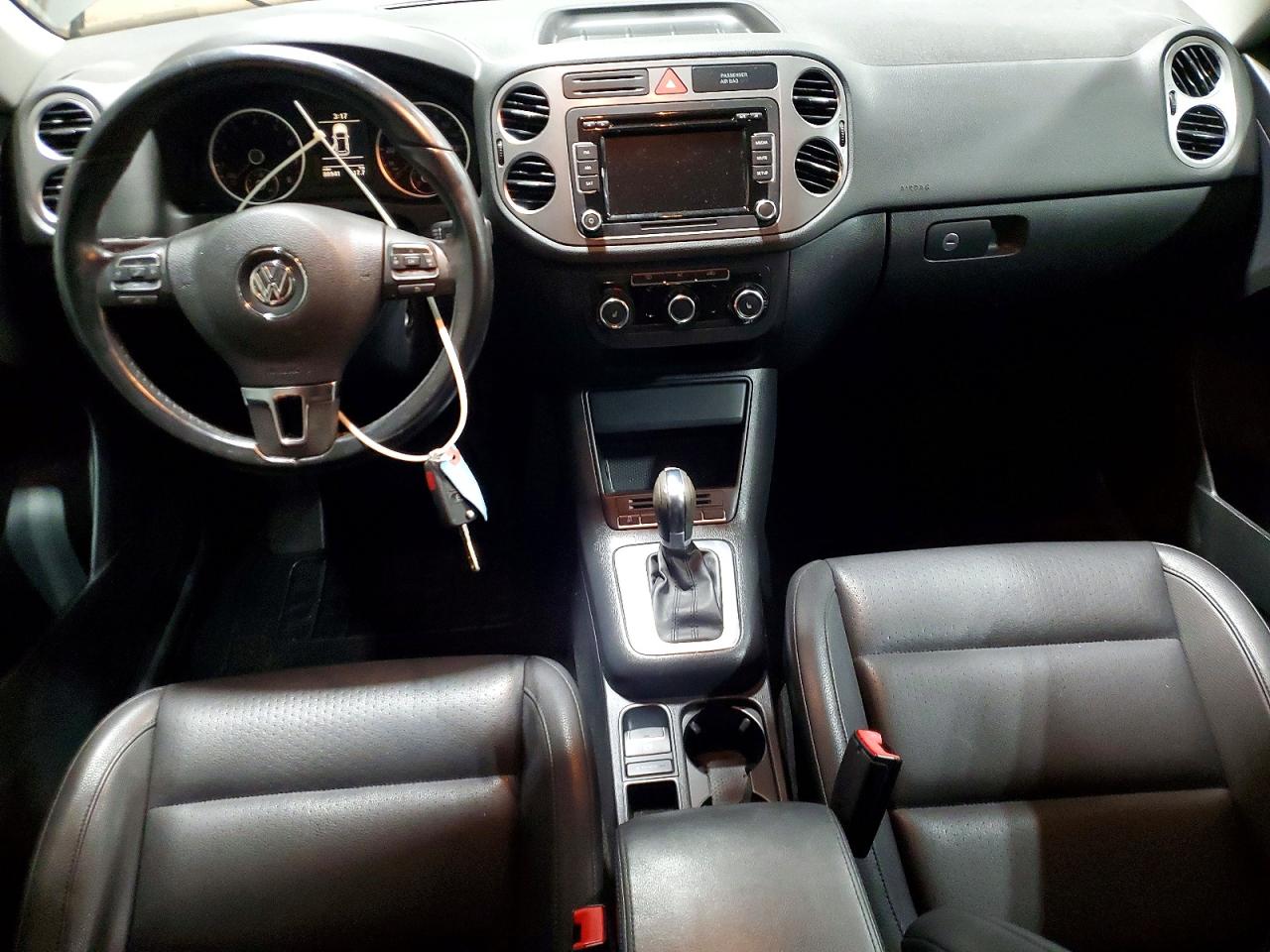 2011 VOLKSWAGEN TIGUAN S photo 8