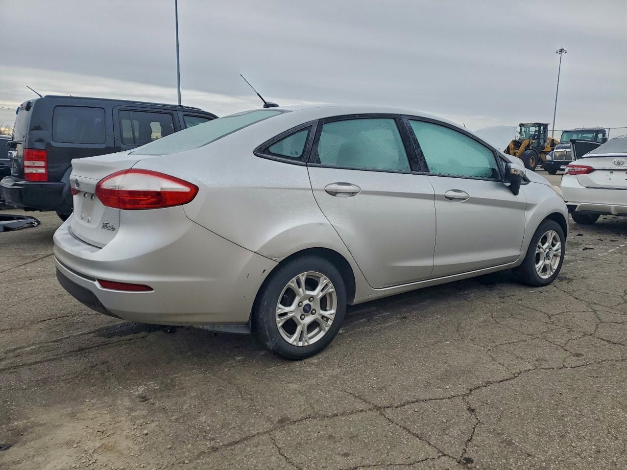 2015 FORD FIESTA SE photo 3