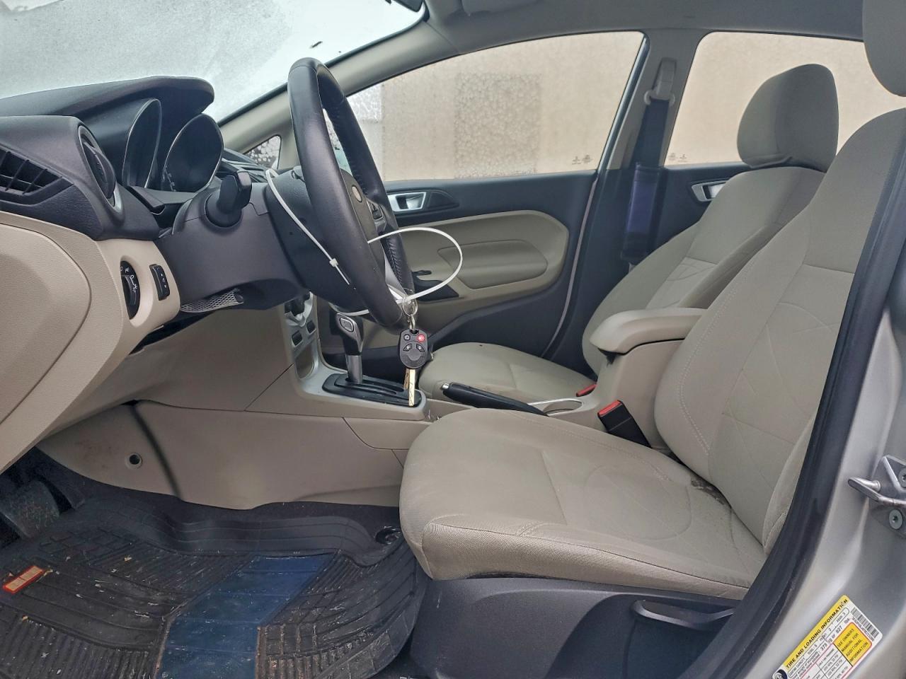 2015 FORD FIESTA SE photo 7