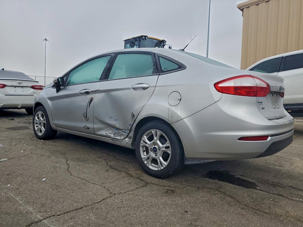 2015 FORD FIESTA SE photo 2