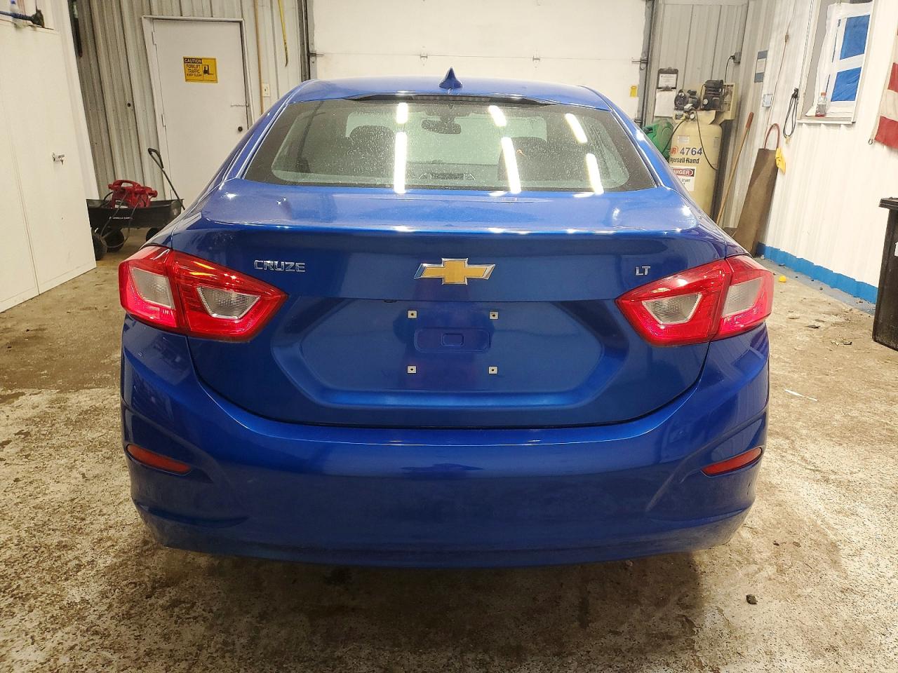 2017 CHEVROLET CRUZE LT photo 6