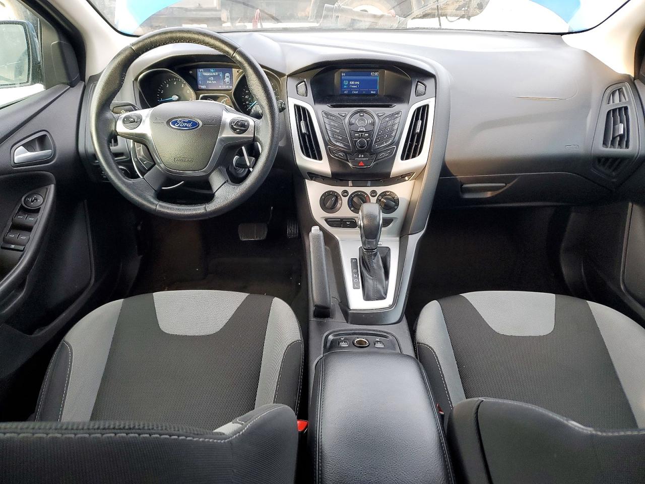 2014 FORD FOCUS SE photo 8