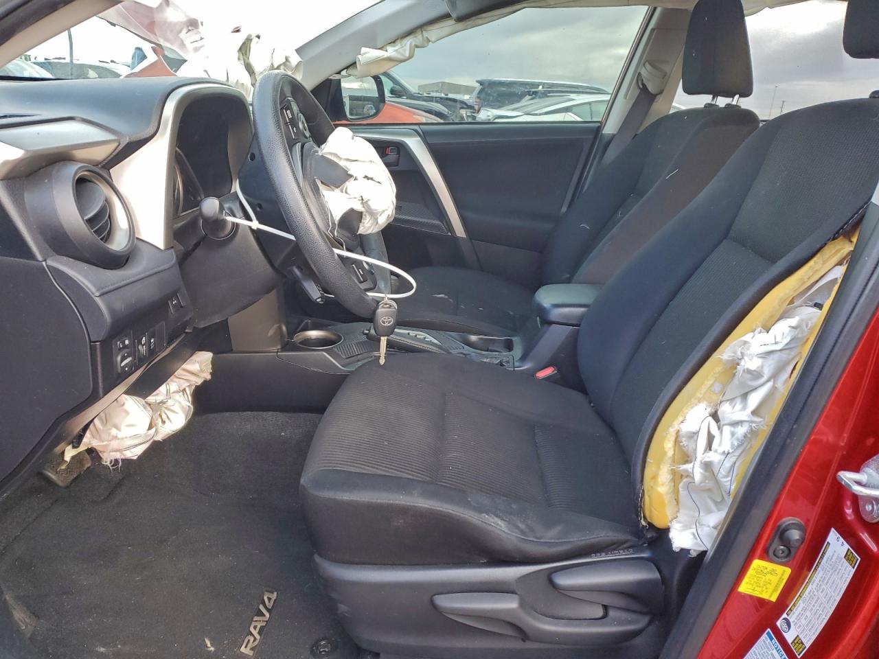 2015 TOYOTA RAV4 LE photo 7