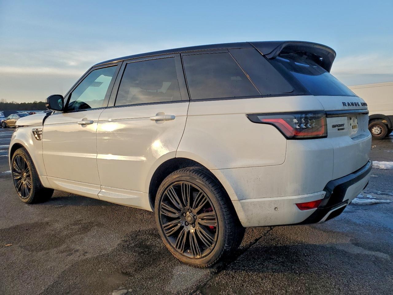 2020 LAND ROVER RANGE ROVER SPORT P525 HSE photo 2