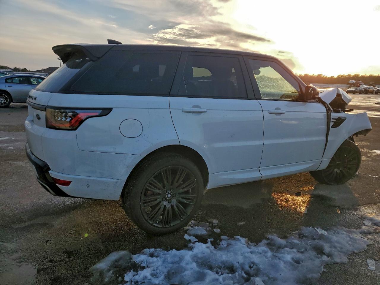 2020 LAND ROVER RANGE ROVER SPORT P525 HSE photo 3